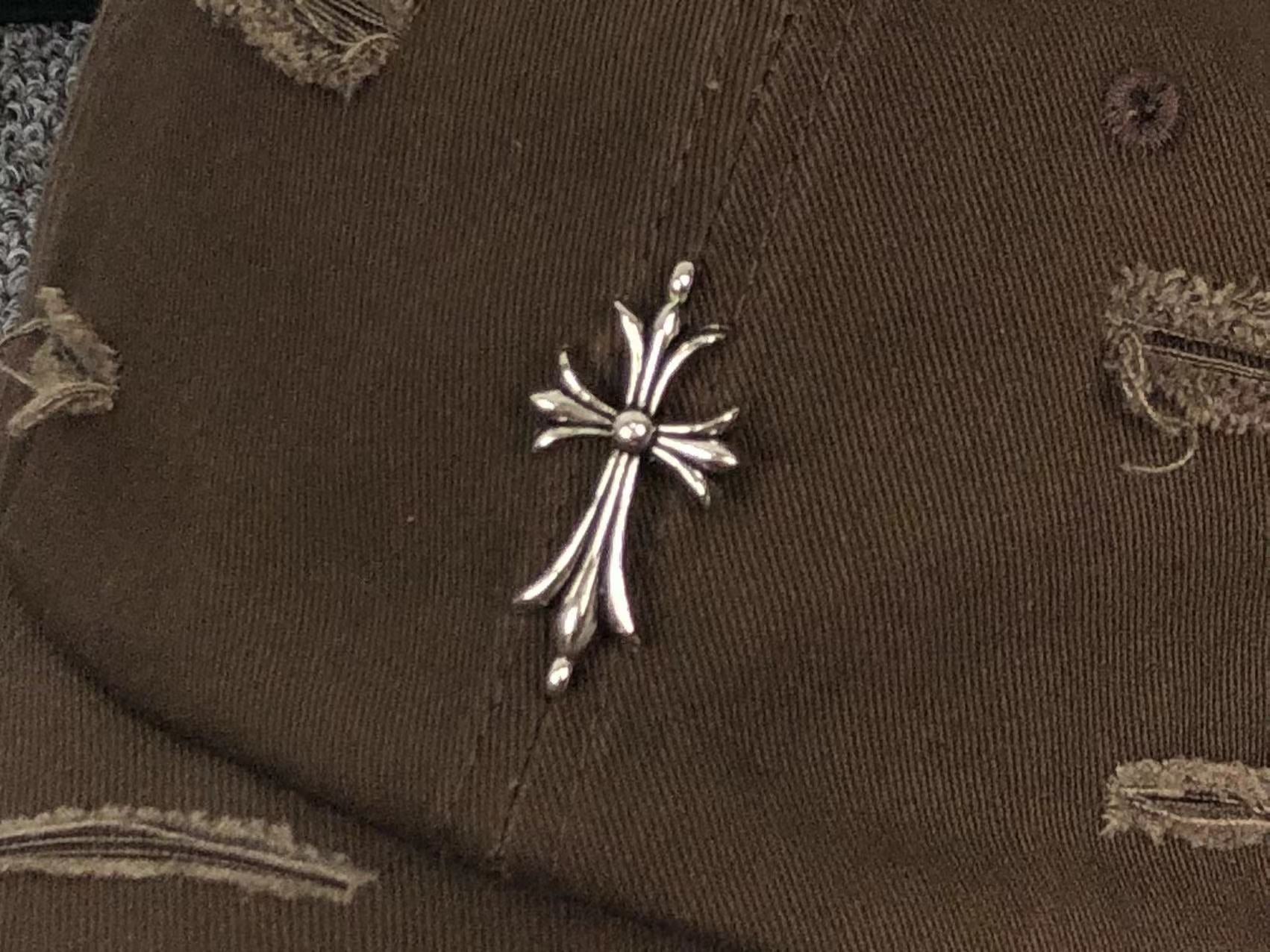 Metallic Cross Torn Fabric Baseball Cap™
