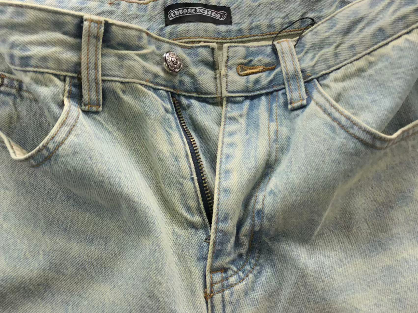 Faded White Cross Patch Light Denim Baggy Jeans™