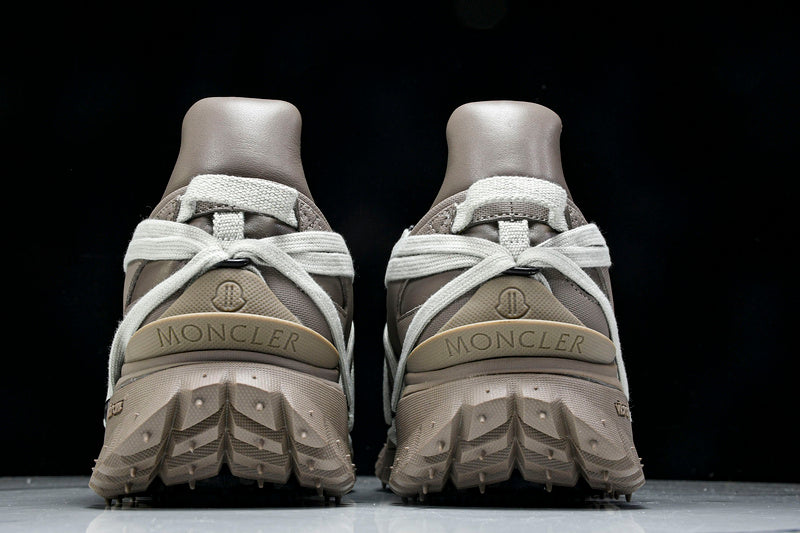 R.O x MNCLR Trailgrip Megalace "Taupe"™