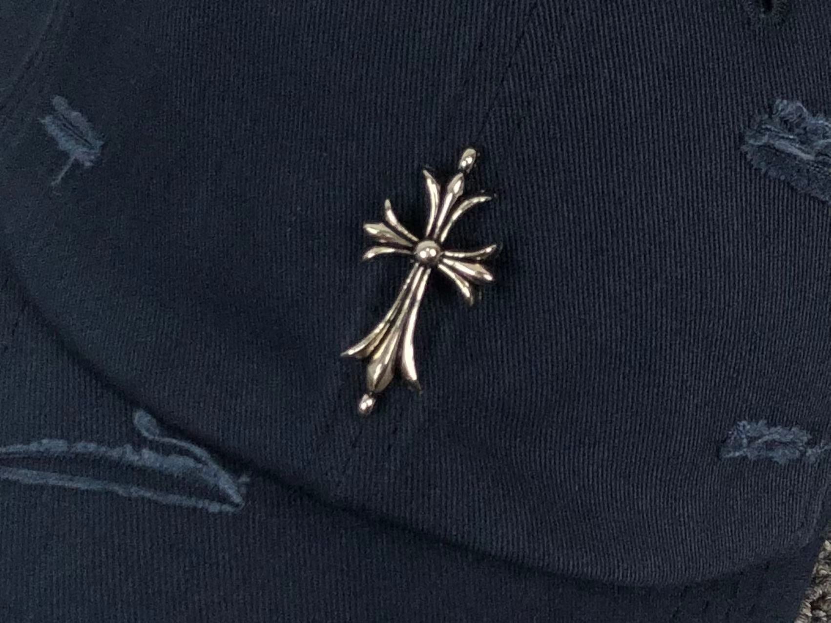 Metallic Cross Torn Fabric Baseball Cap™