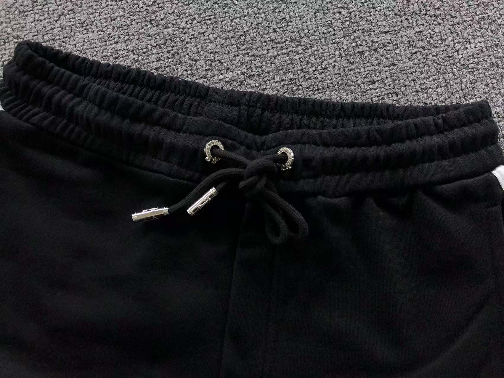 Horseshoe Logo White Stripe Black Sweatpants™