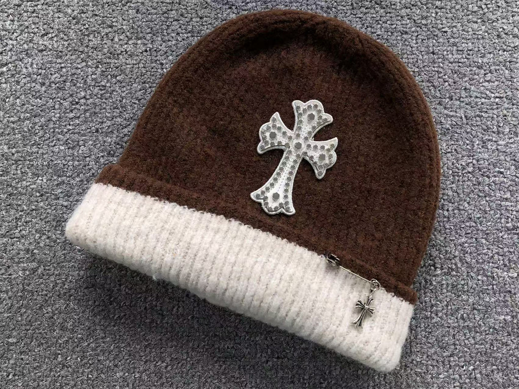 Metal Pin Cuffed Wool Beanie™