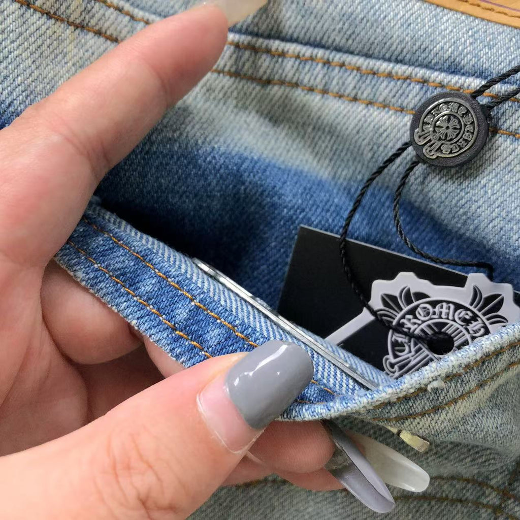 Leopard Star Patch Light Denim Baggy Jeans™