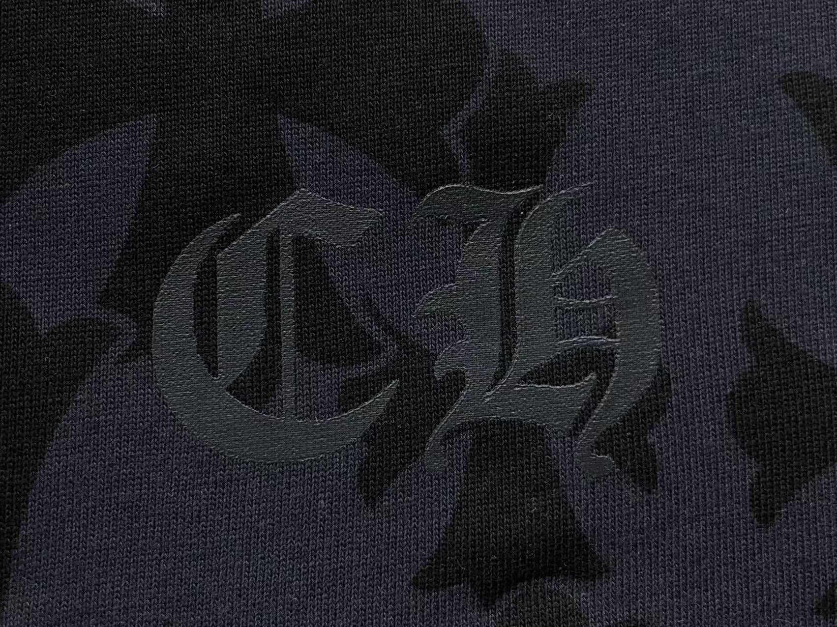 Cross Pattern Black Pocket T-Shirt™