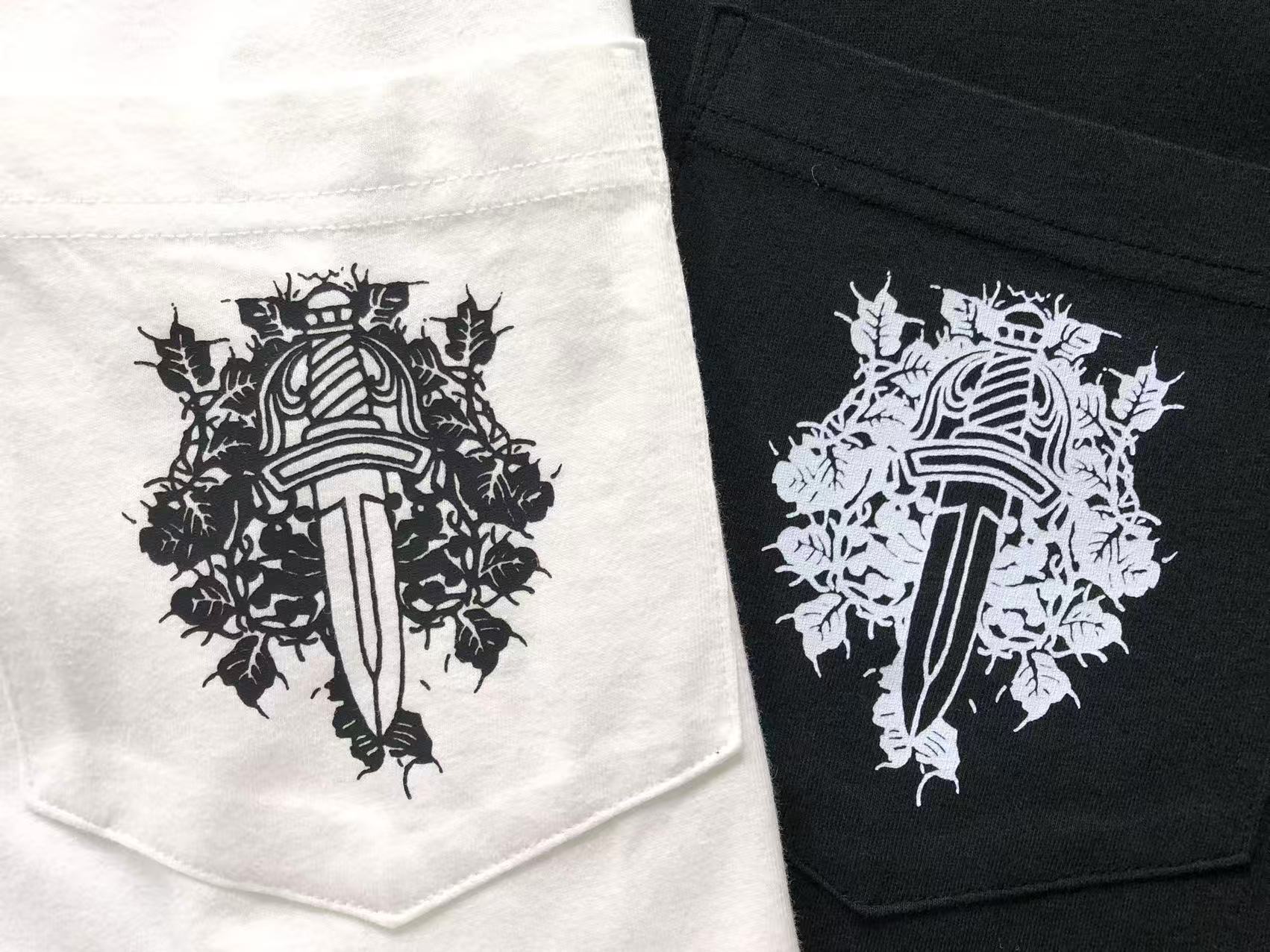 Dagger Crest Pocket White/Black T-Shirt™