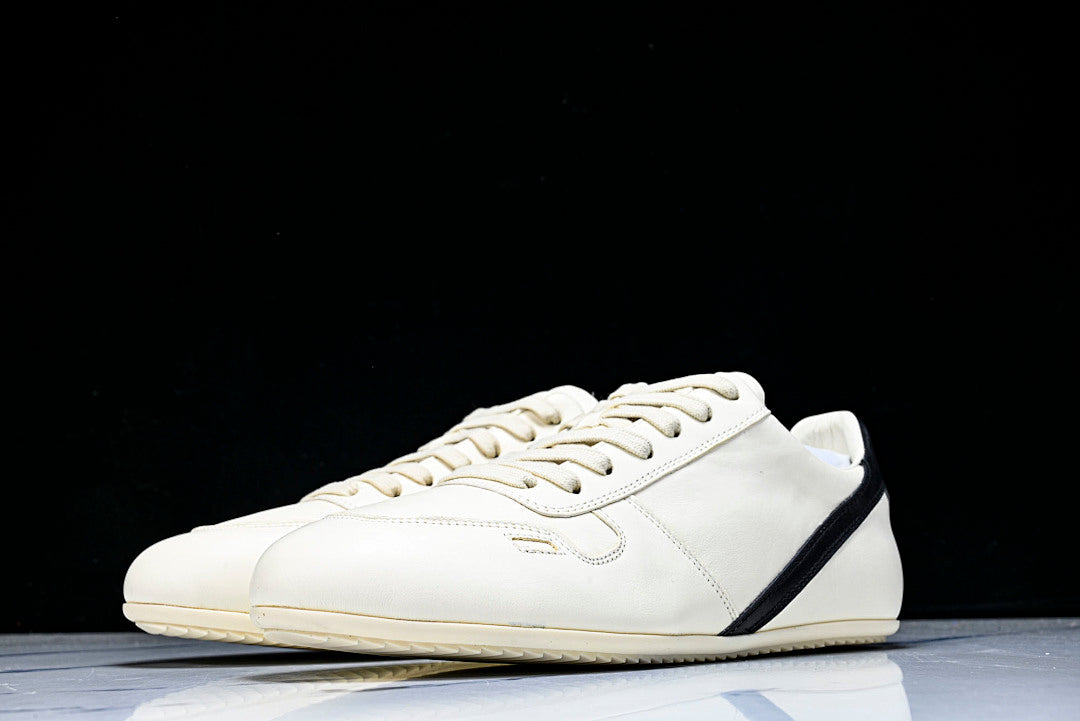 Concordians Minimal Sneaker "Milk Black"