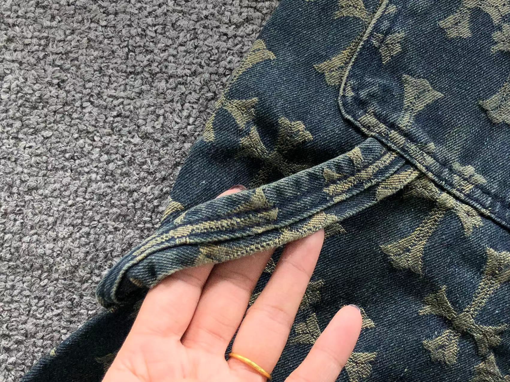 Cross Pattern Dark Denim Baggy Jeans™