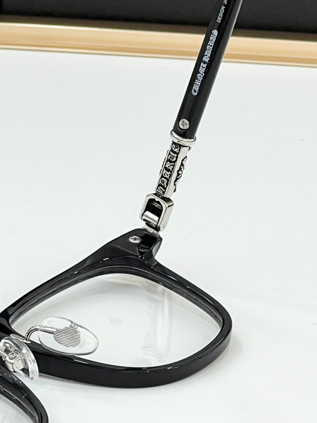 CH3114 Glasses
