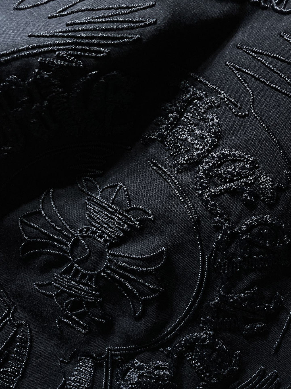 Black Embroidered Horseshoe Cross T-Shirt™