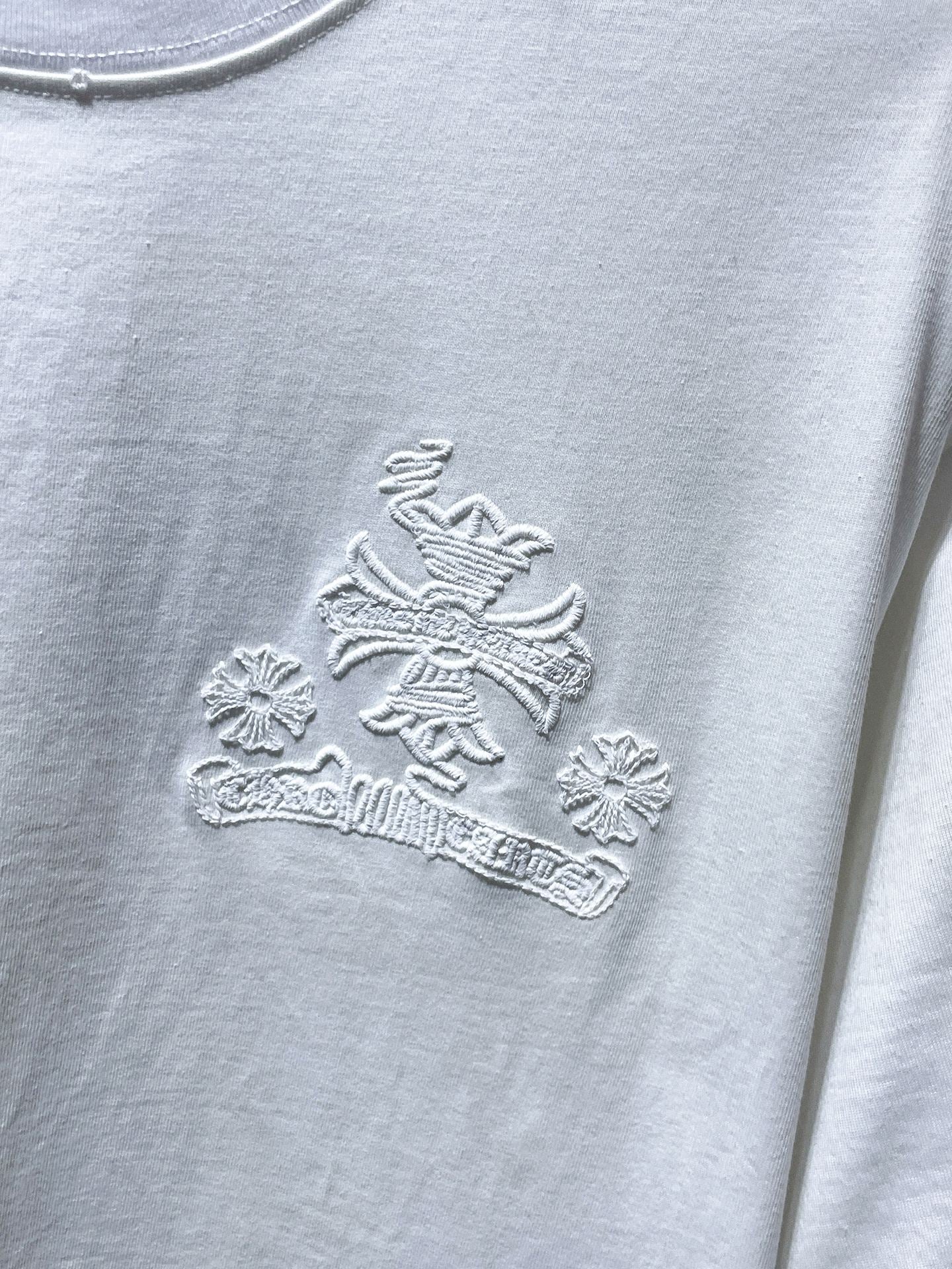 White Embroidered Horseshoe Cross T-Shirt™