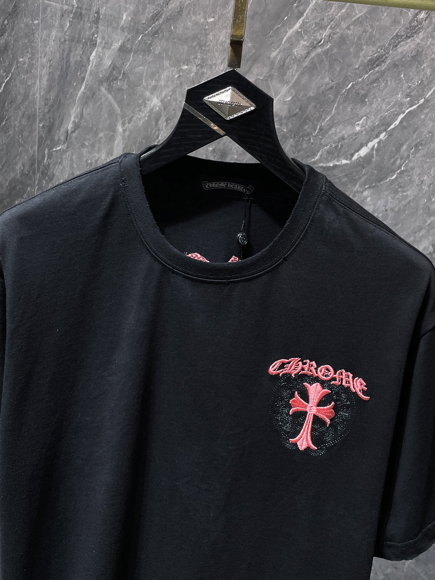 Pink Double Cross Logo Black T-Shirt™