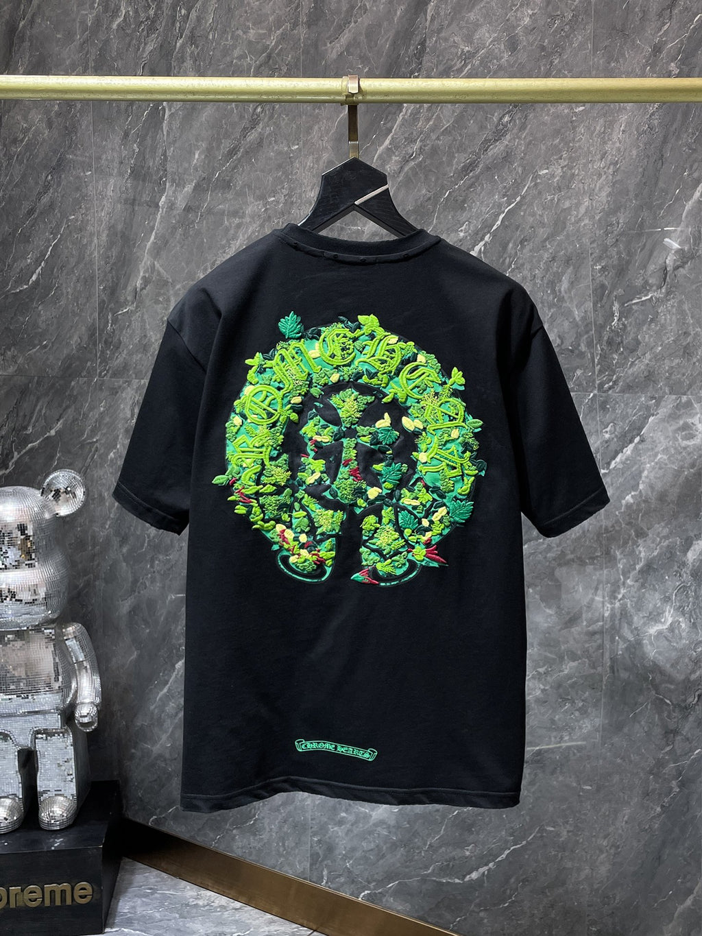 Embroidered Floral Horseshoe Black T-Shirt™