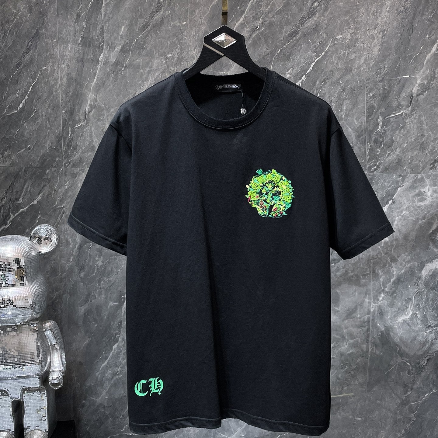 Embroidered Floral Horseshoe Black T-Shirt™
