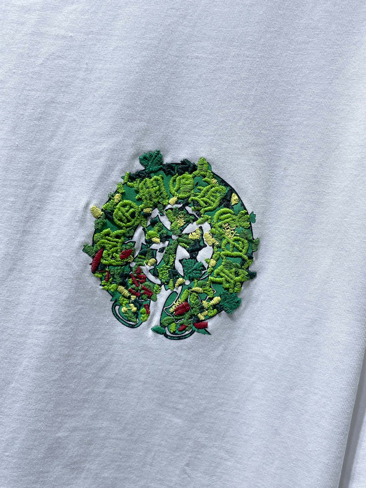 Embroidered Floral Horseshoe White T-Shirt™