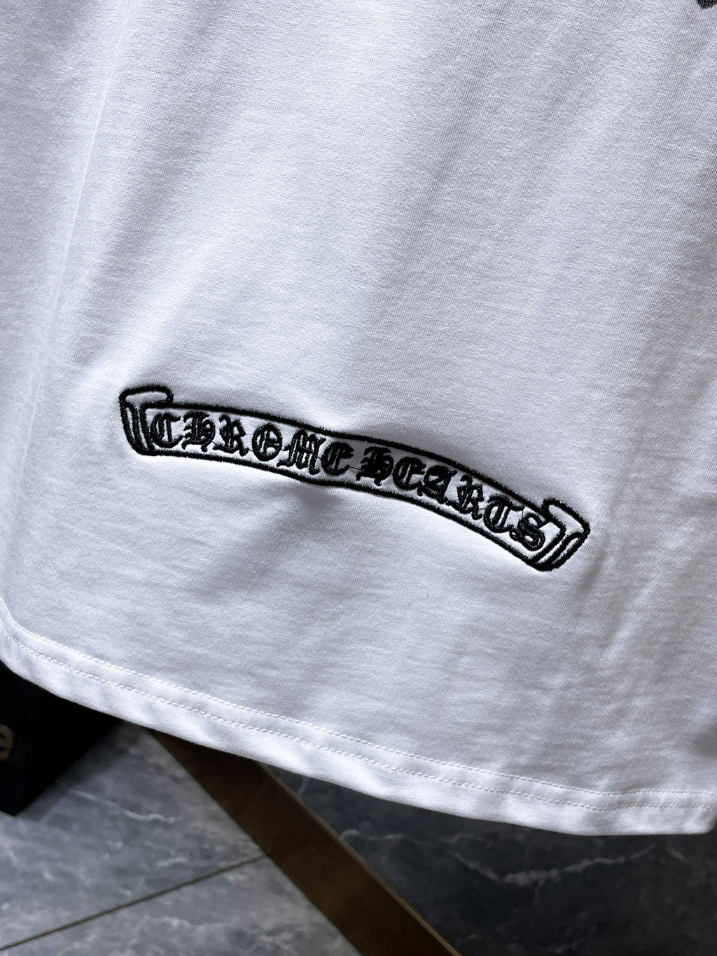 Black Spray Horseshoe White T-Shirt™