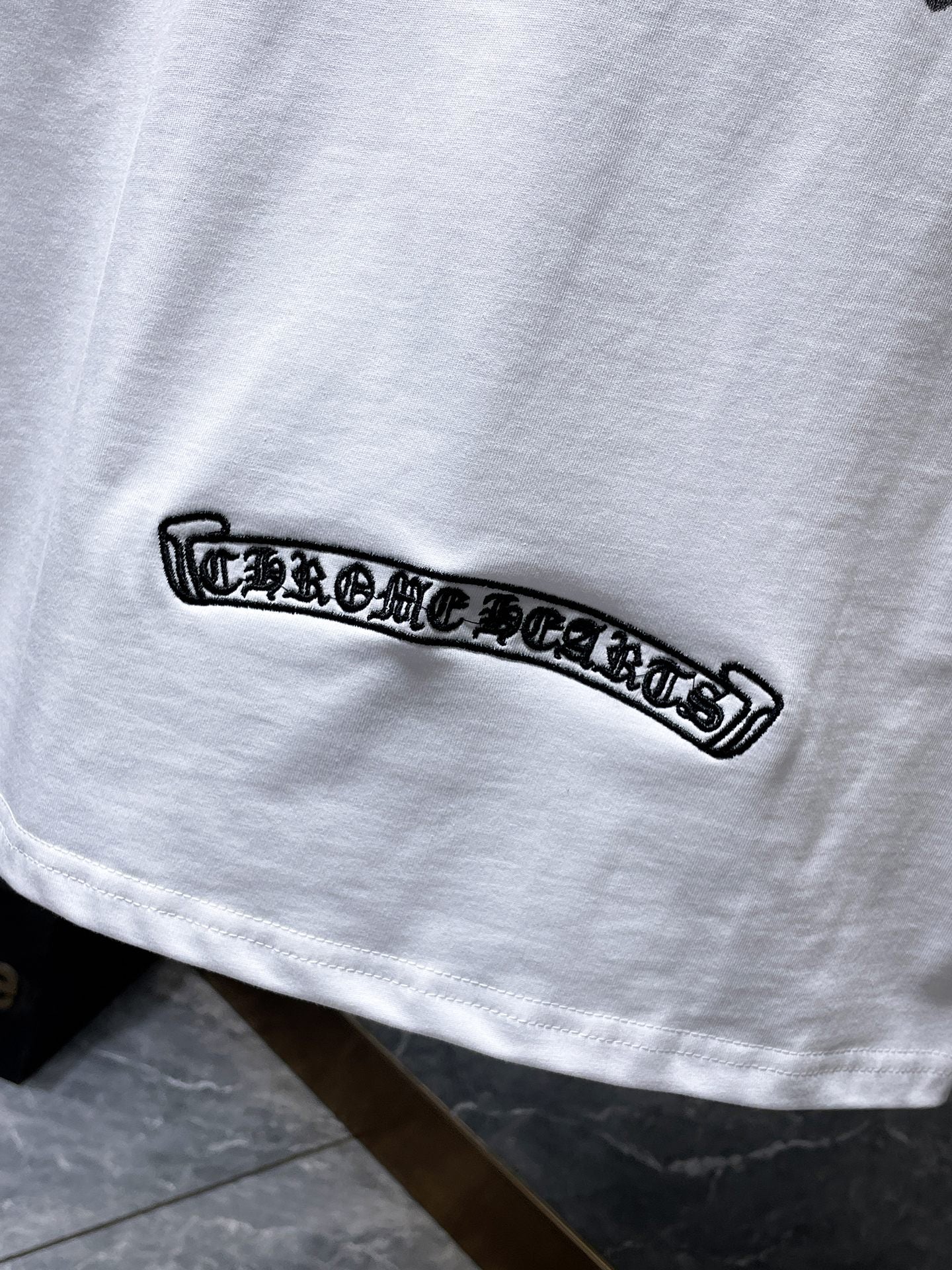 Black Spray Horseshoe White T-Shirt™