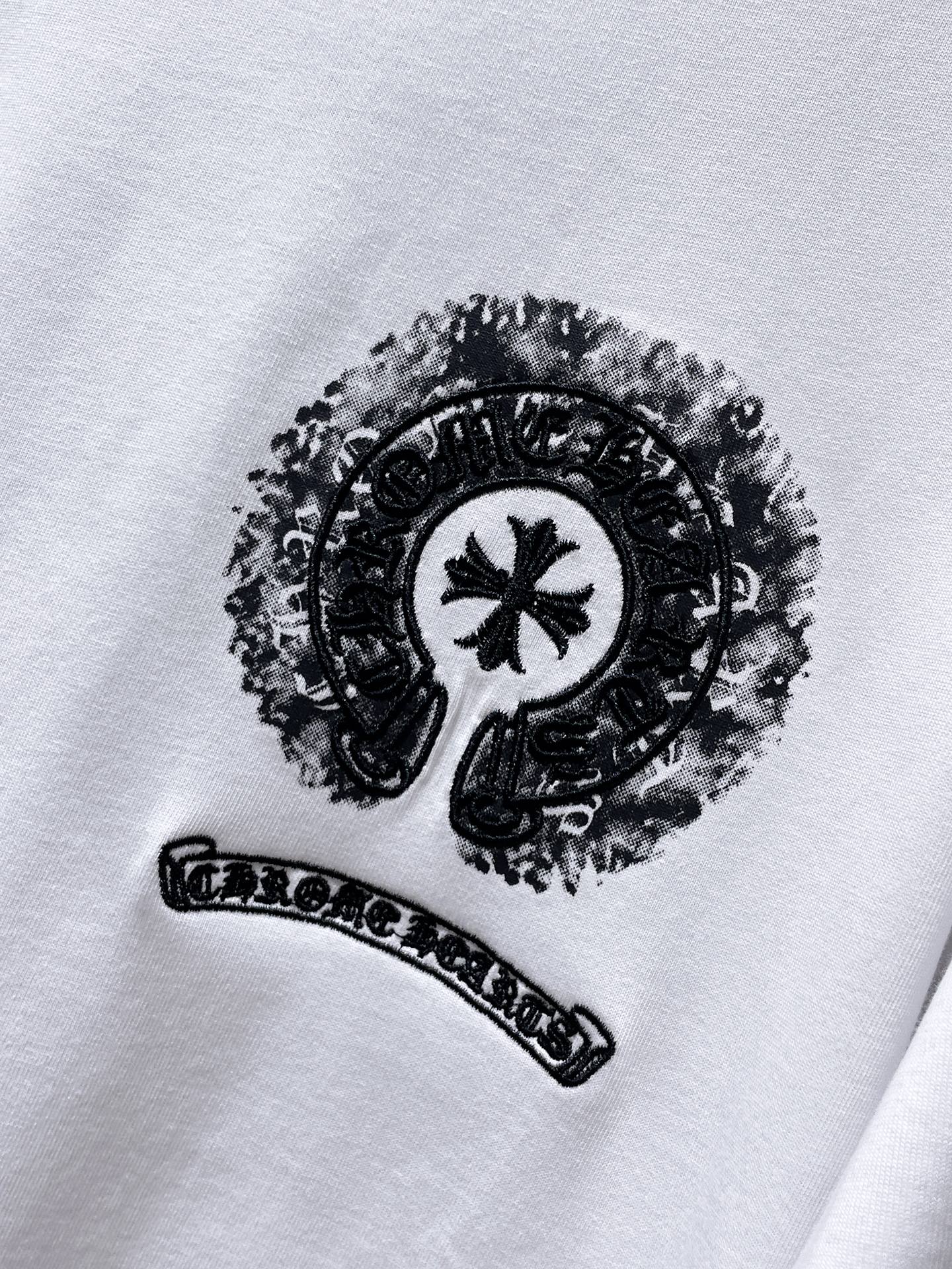 Black Spray Horseshoe White T-Shirt™