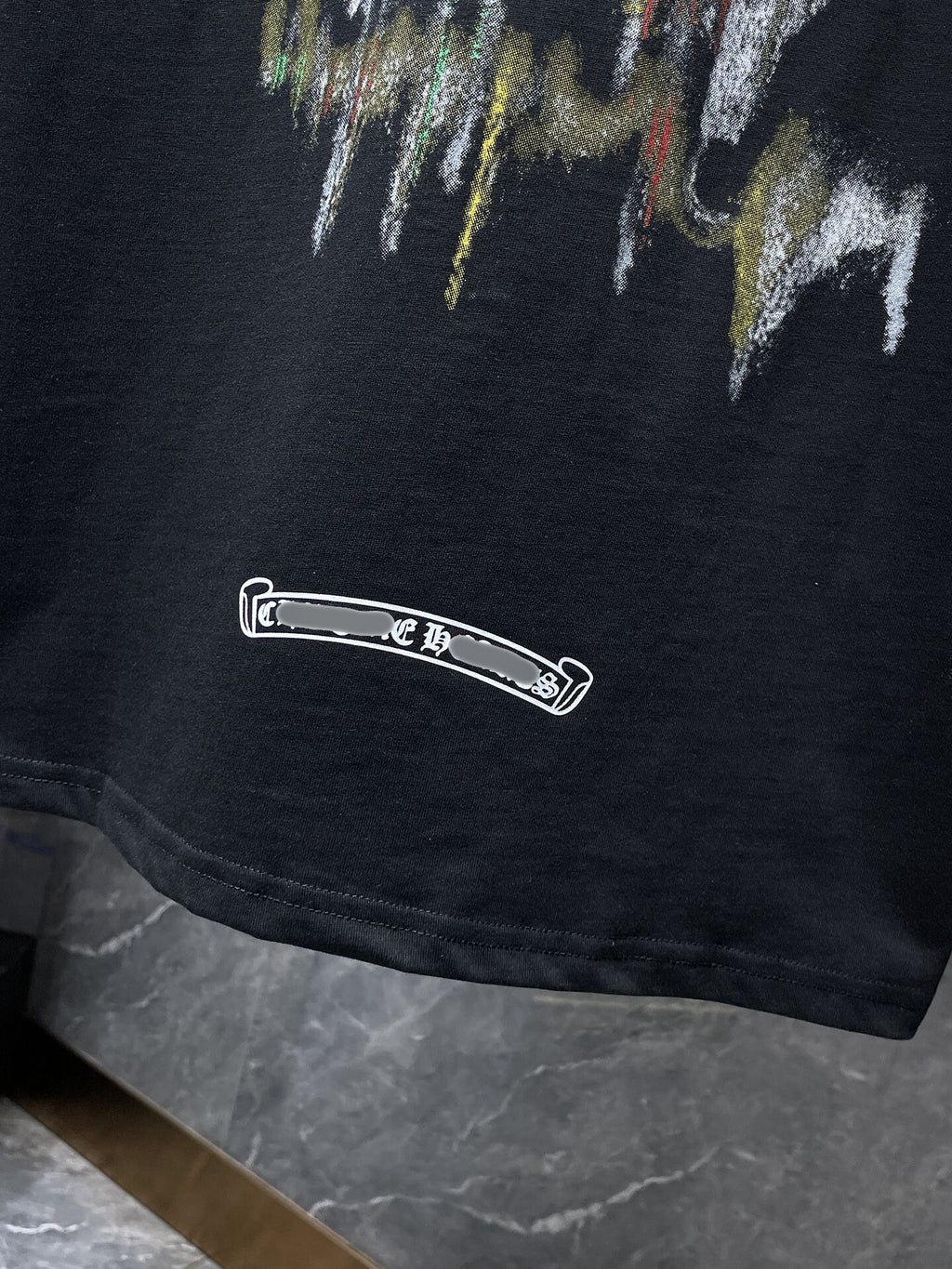 Paint Smear Horseshoe Black T-Shirt™