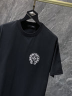 Paint Smear Horseshoe Black T-Shirt™