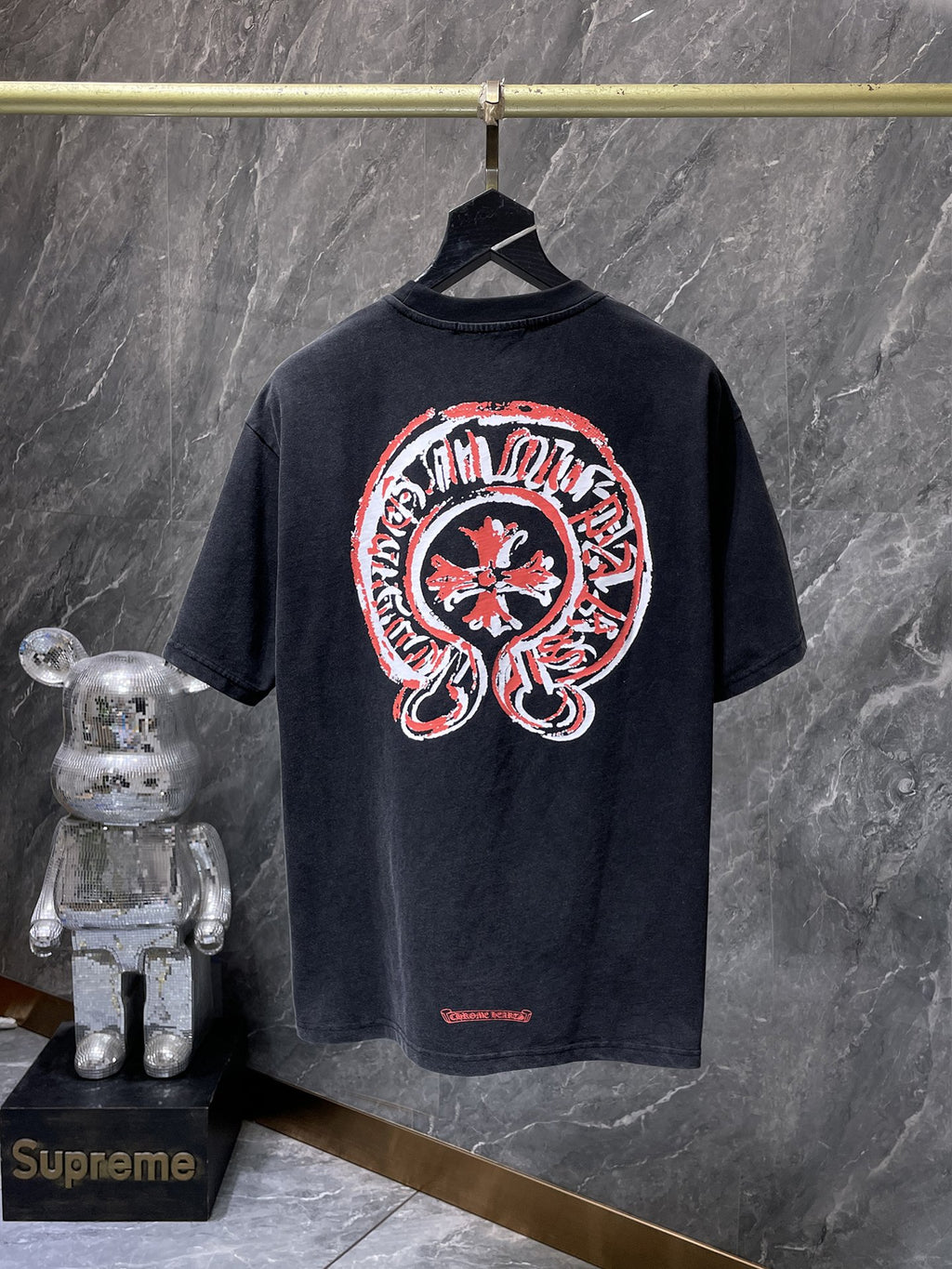 Faded Horseshoe Print Black T-Shirt™