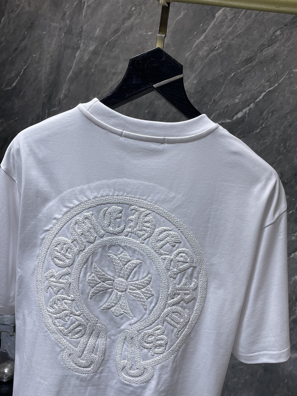 Textured Horseshoe White T-Shirt™