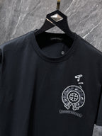 Chain Link Horseshoe Black T-Shirt™