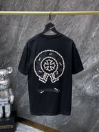 Chain Link Horseshoe Black T-Shirt™