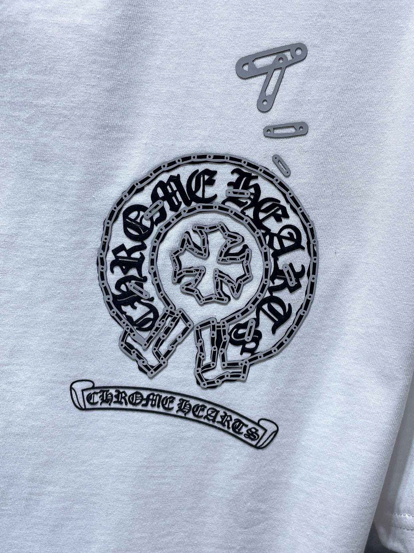 Chain Link Horseshoe White T-Shirt™