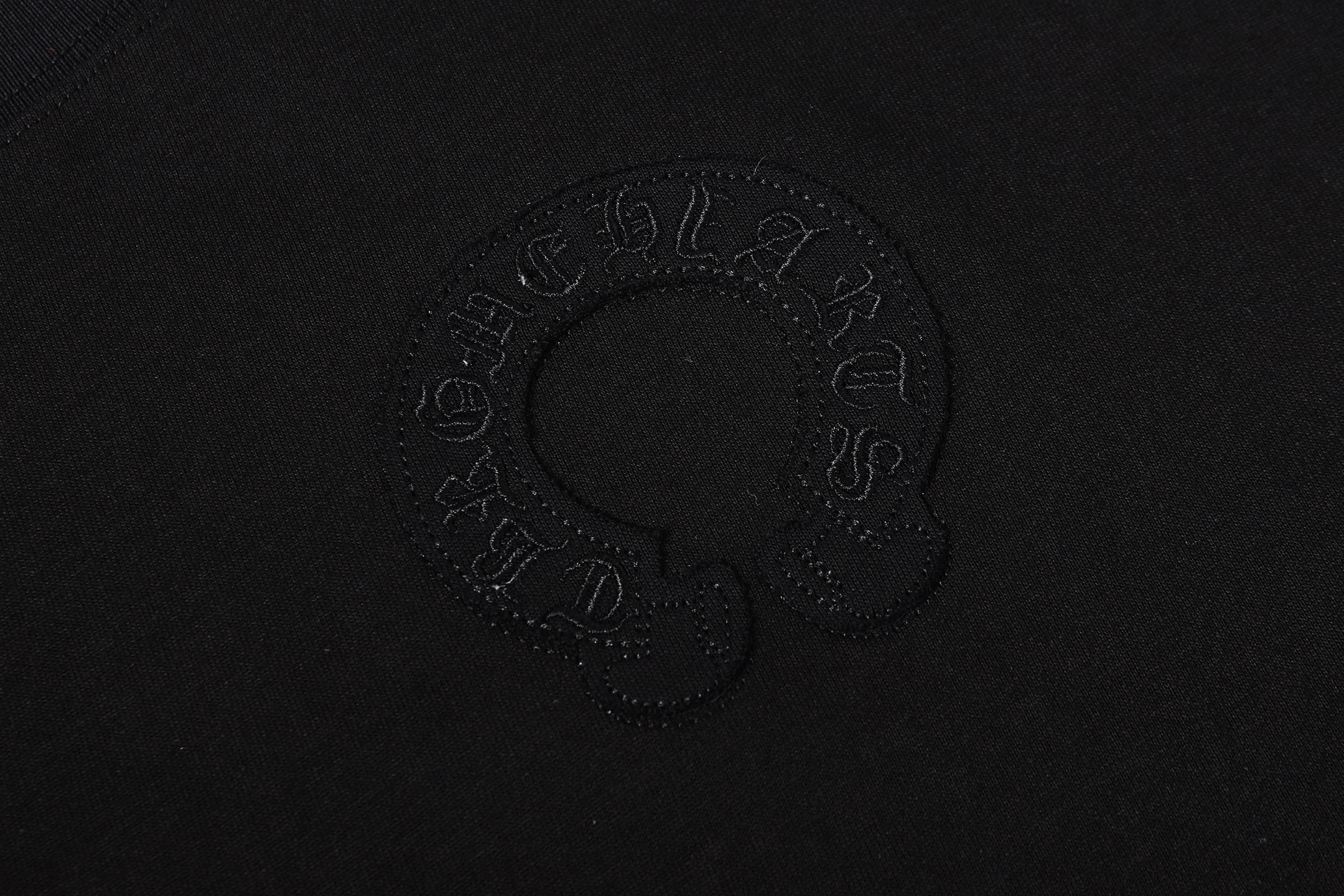 Tonal Horseshoe Black T-Shirt™