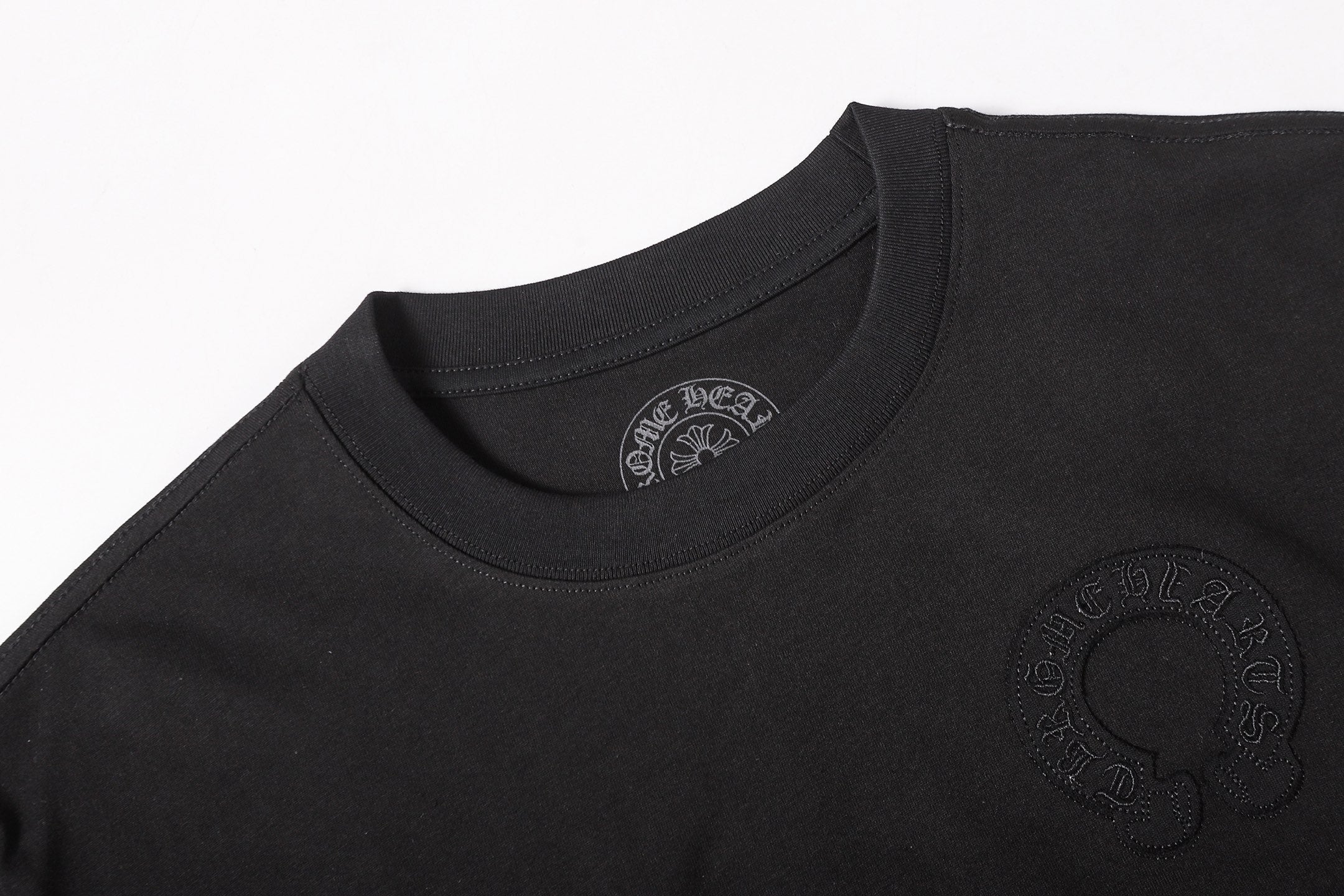 Tonal Horseshoe Black T-Shirt™