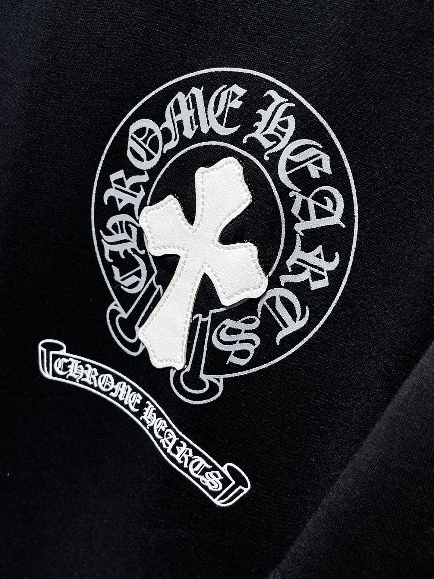 Multicolor Cross Horseshoe Black T-Shirt™