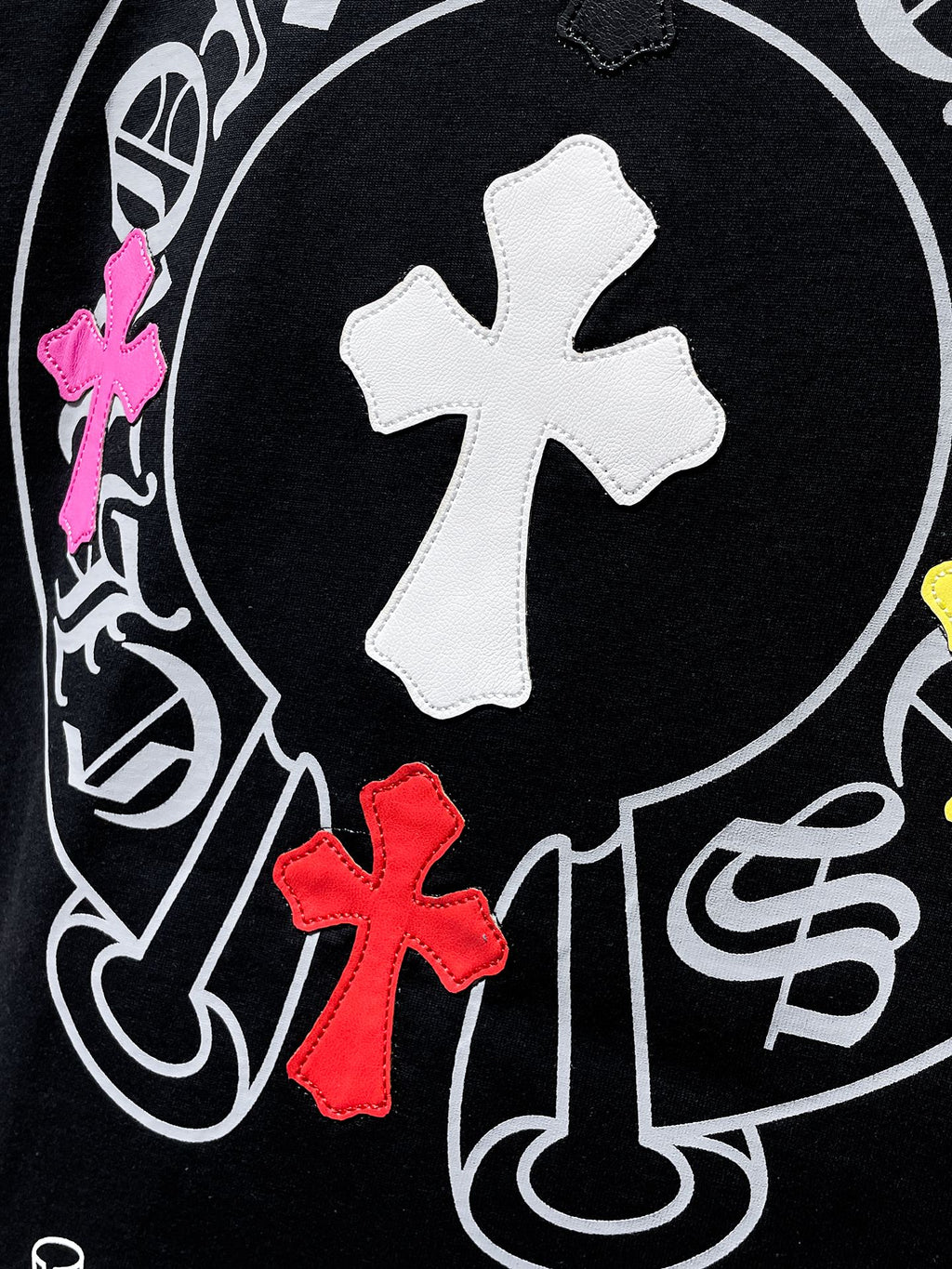 Multicolor Cross Horseshoe Black T-Shirt™