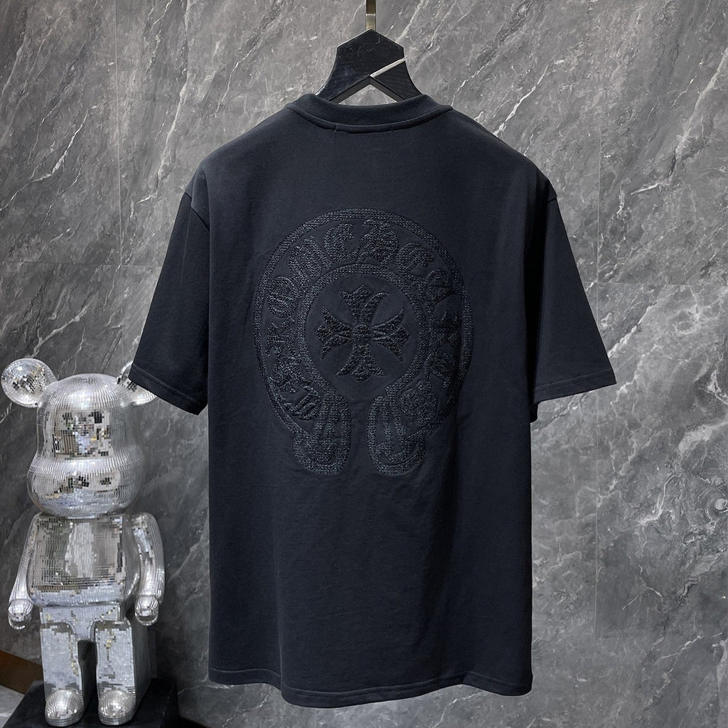 Textured Horseshoe Black T-Shirt™