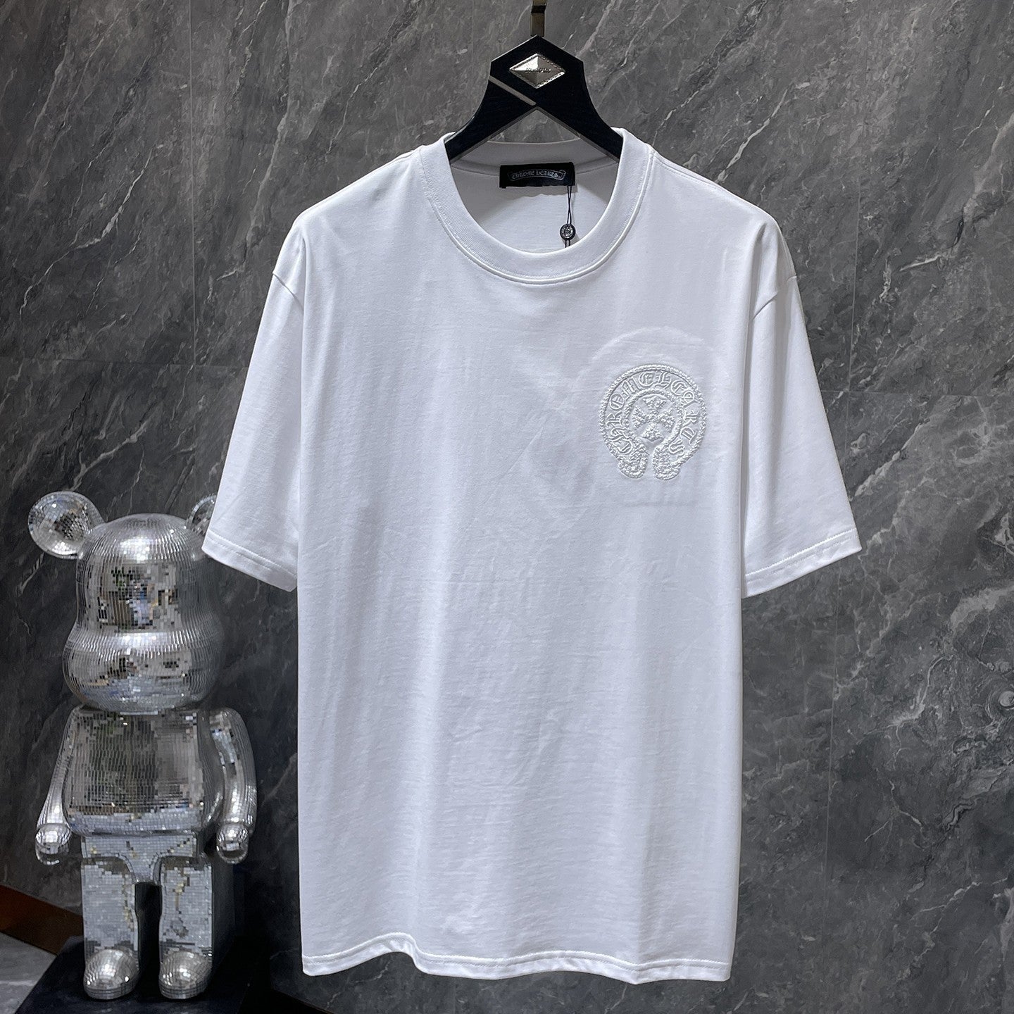 Textured Horseshoe White T-Shirt™