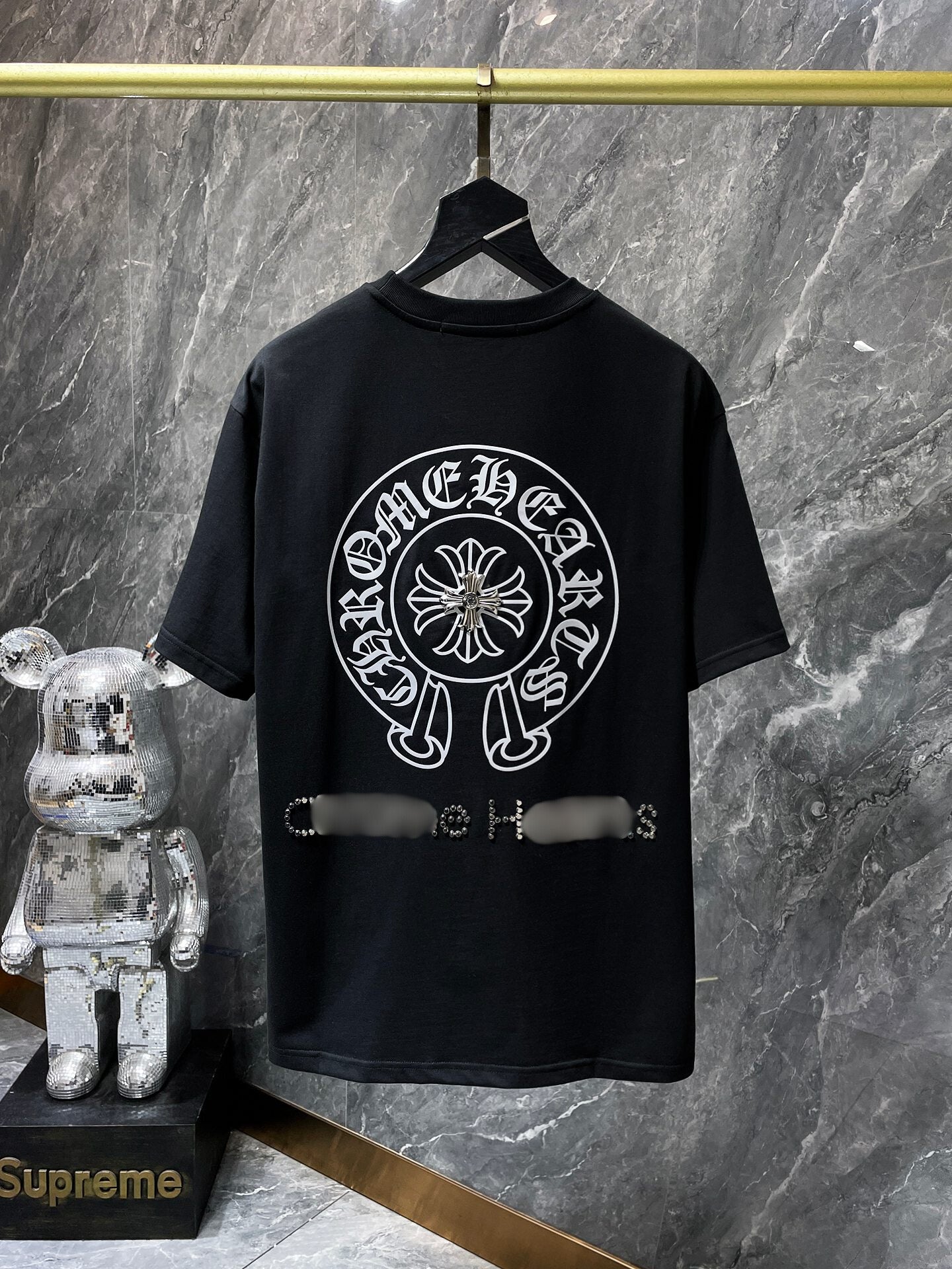 Horseshoe Logo Studded Black T-Shirt™