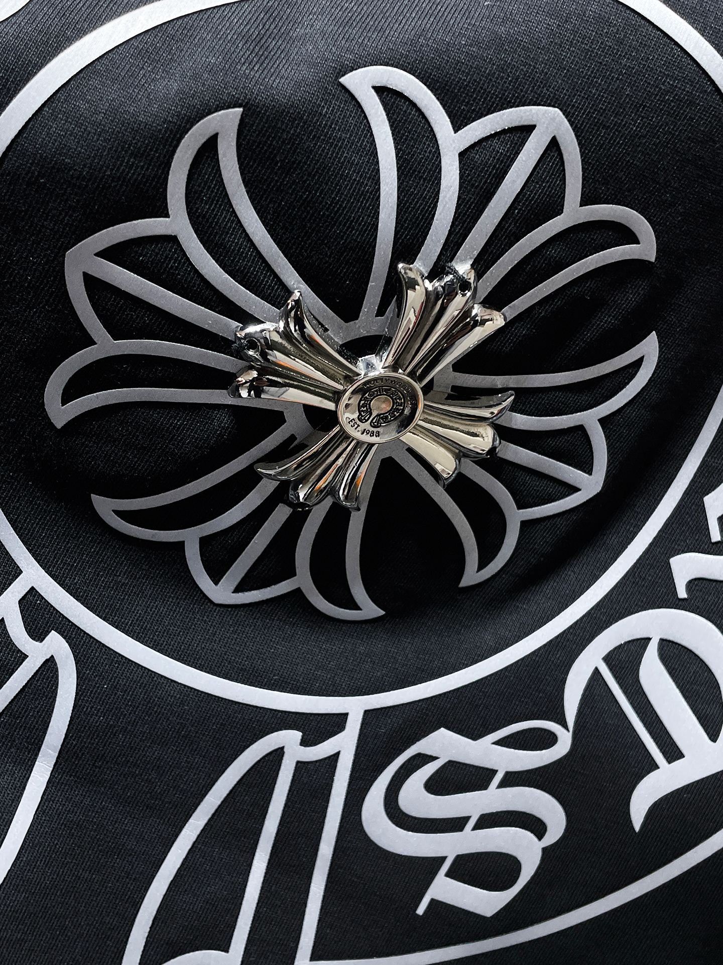 Horseshoe Logo Studded Black T-Shirt™