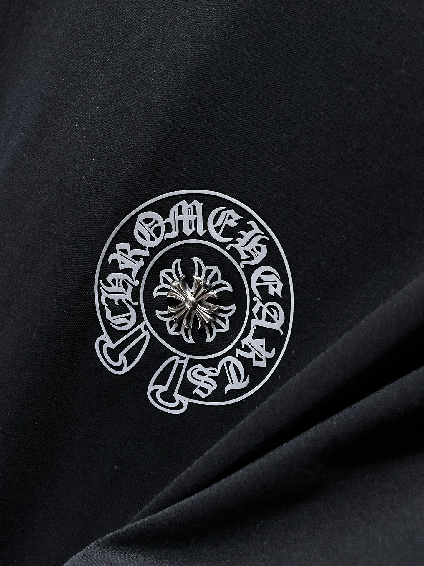 Horseshoe Logo Studded Black T-Shirt™