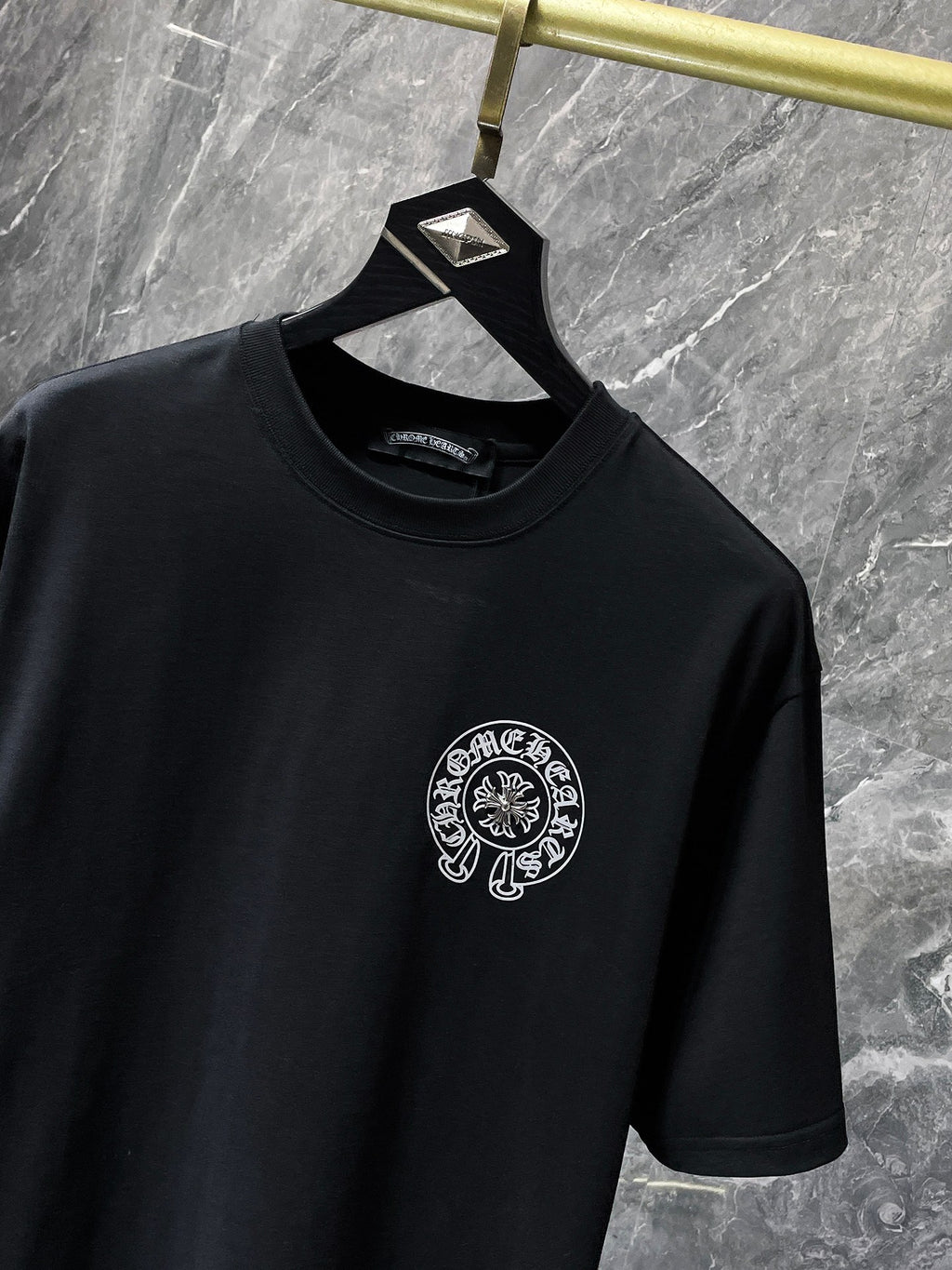 Horseshoe Logo Studded Black T-Shirt™