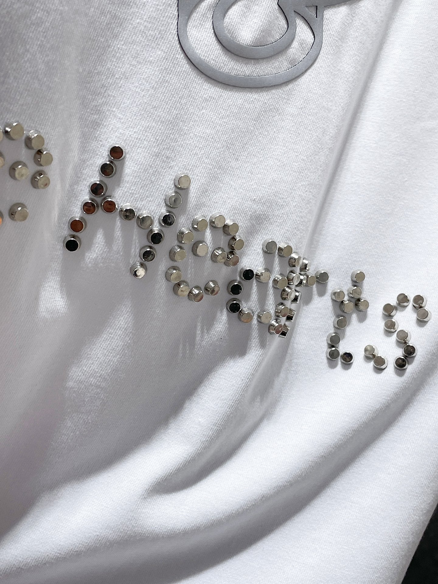 Horseshoe Logo Studded White T-Shirt™