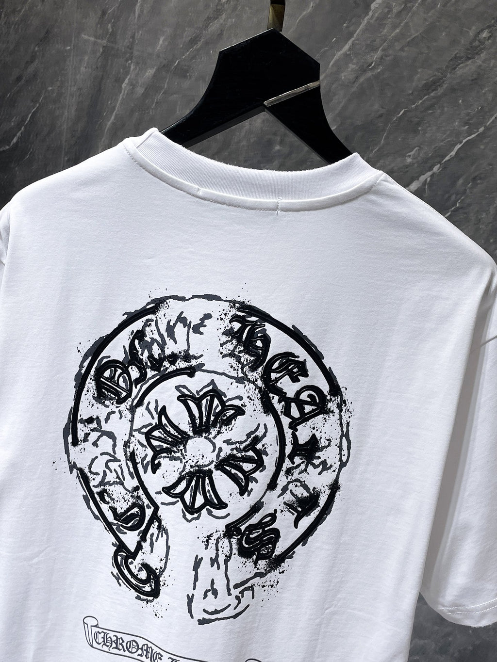 Cross Charm Spray Print Horseshoe White T-Shirt™