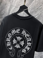Dotted Horseshoe Cross Black T-Shirt™