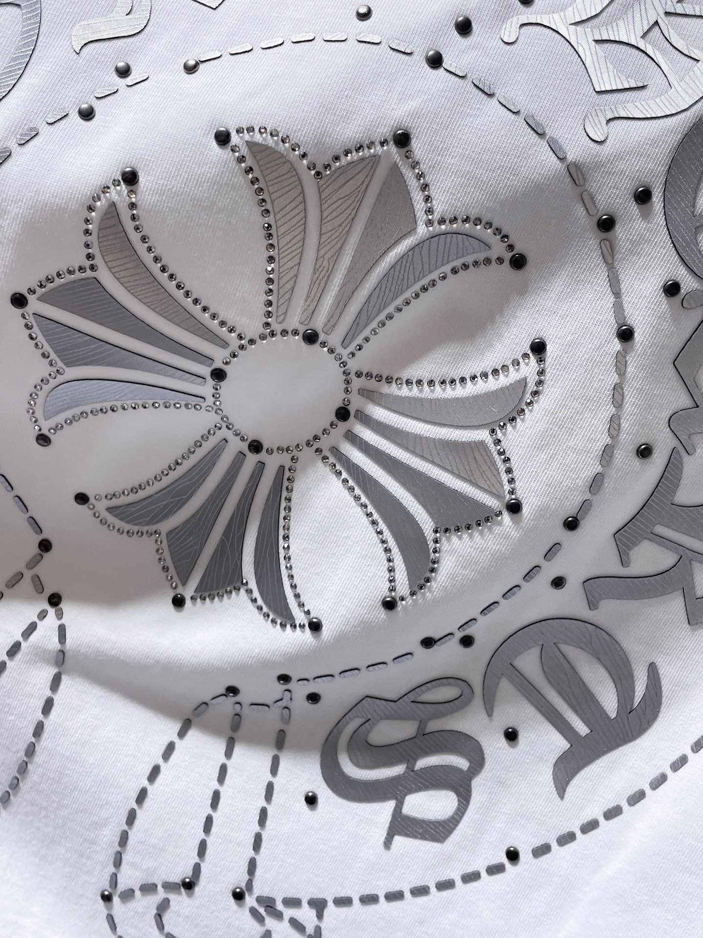 Dotted Horseshoe Cross White T-Shirt™