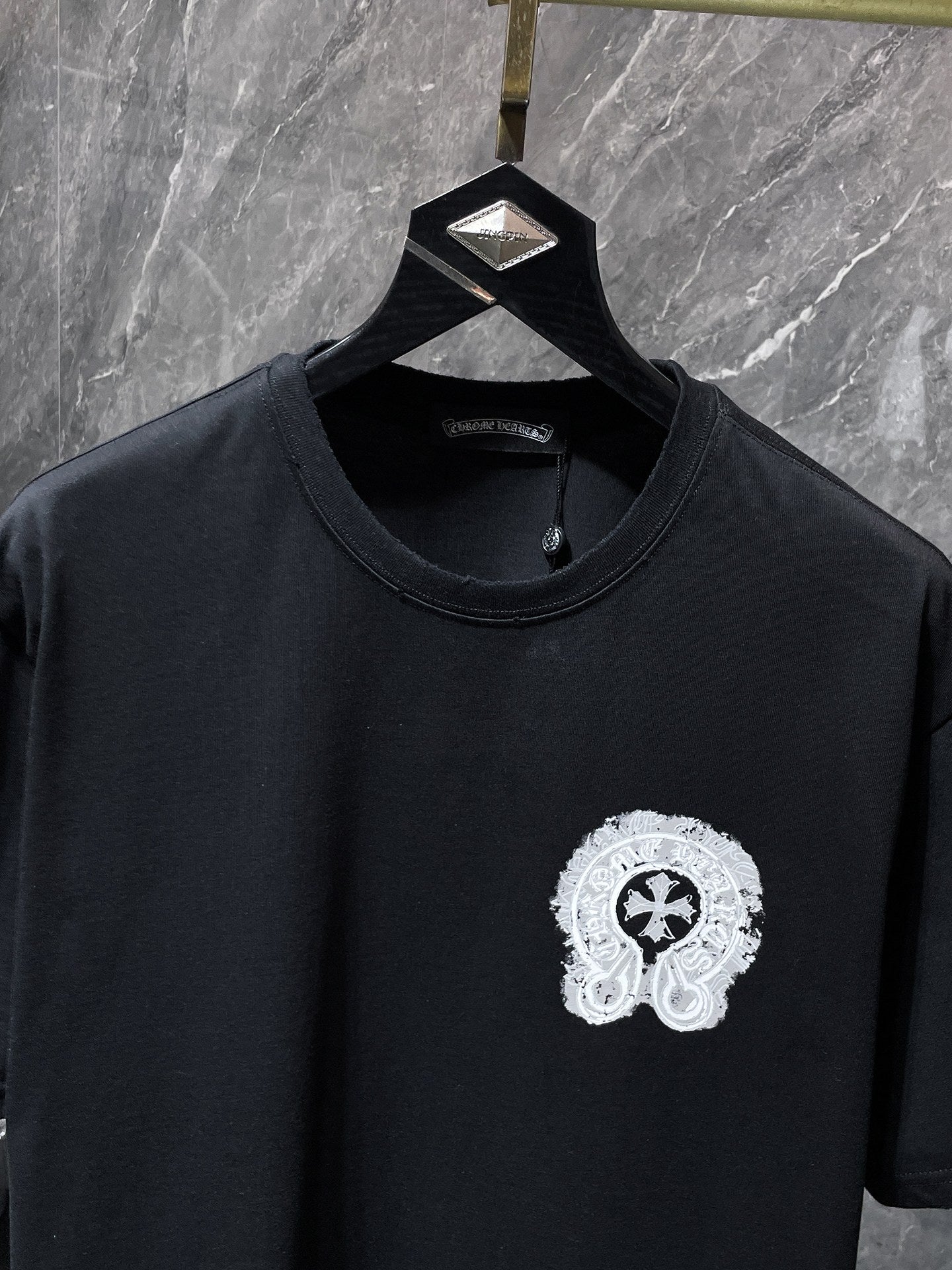 Washed Horseshoe Cross Black T-Shirt™