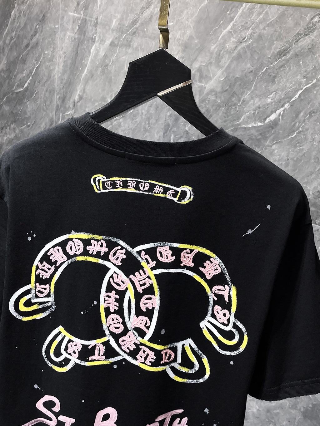 Pink Double Horseshoe Black T-Shirt™