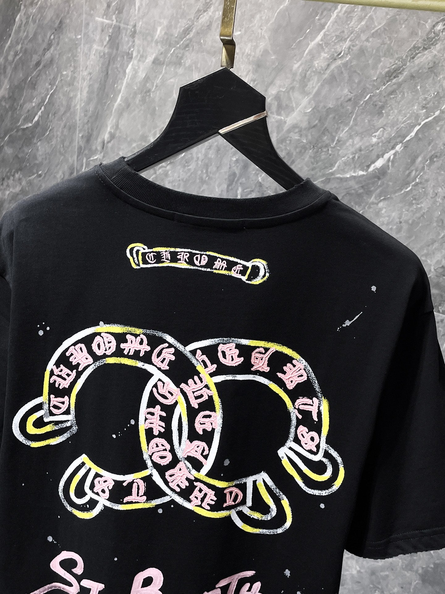Pink Double Horseshoe Black T-Shirt™