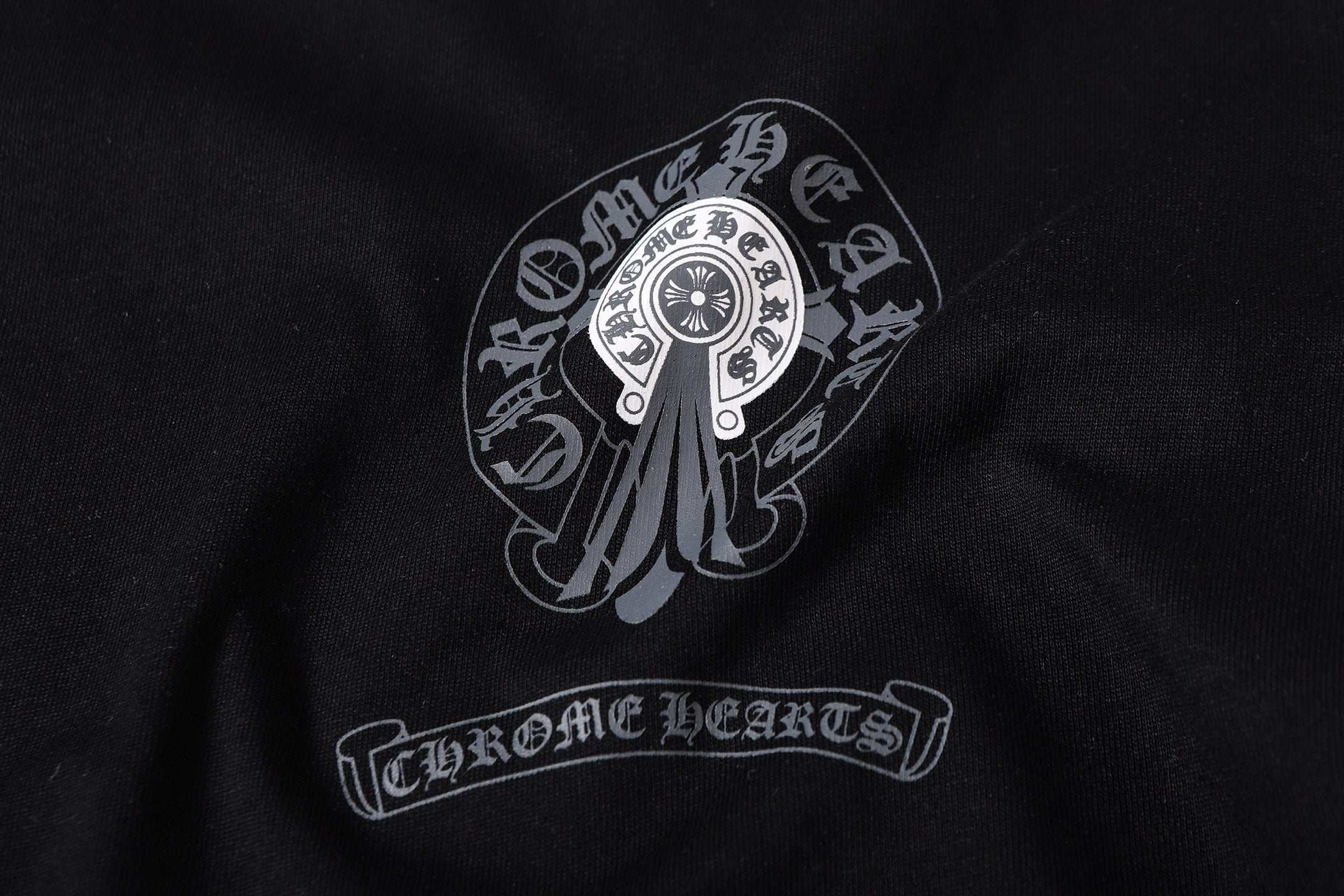 Framed Horseshoe Cross Black T-Shirt™
