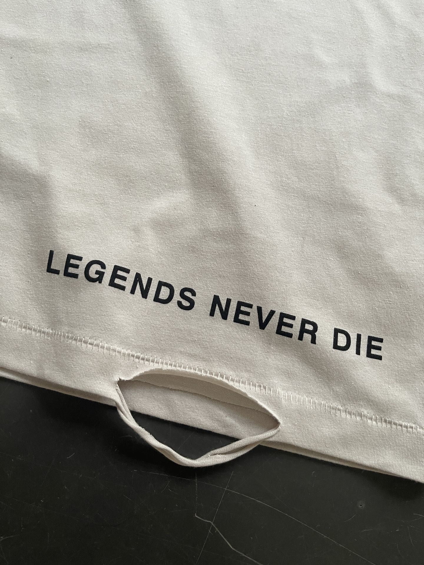 Paly Hllywd Legends Vintage White Tee™